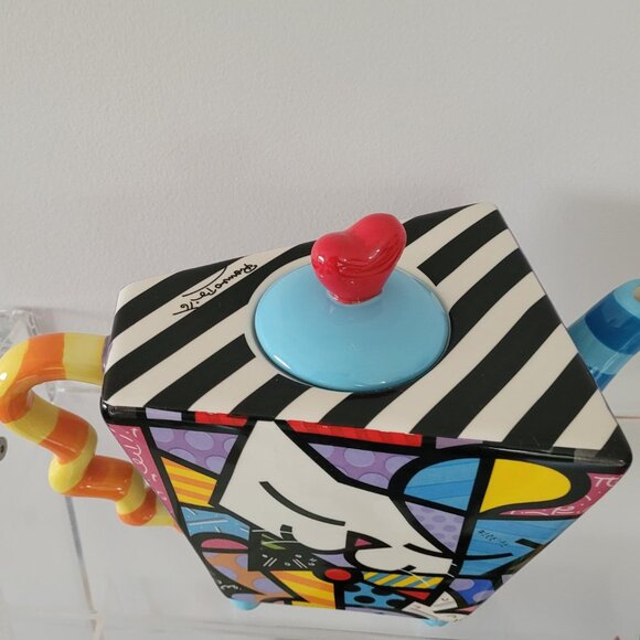 Romeo Britto Cat Teapot & Mugs - Picture 9 of 10